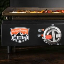 Blackstone 17" On The Go Tabletop Propane Gas Griddle With Hood -Grill Collection Blackstone 17 On The Go Tabletop Propane Gas Griddle with Hood 8