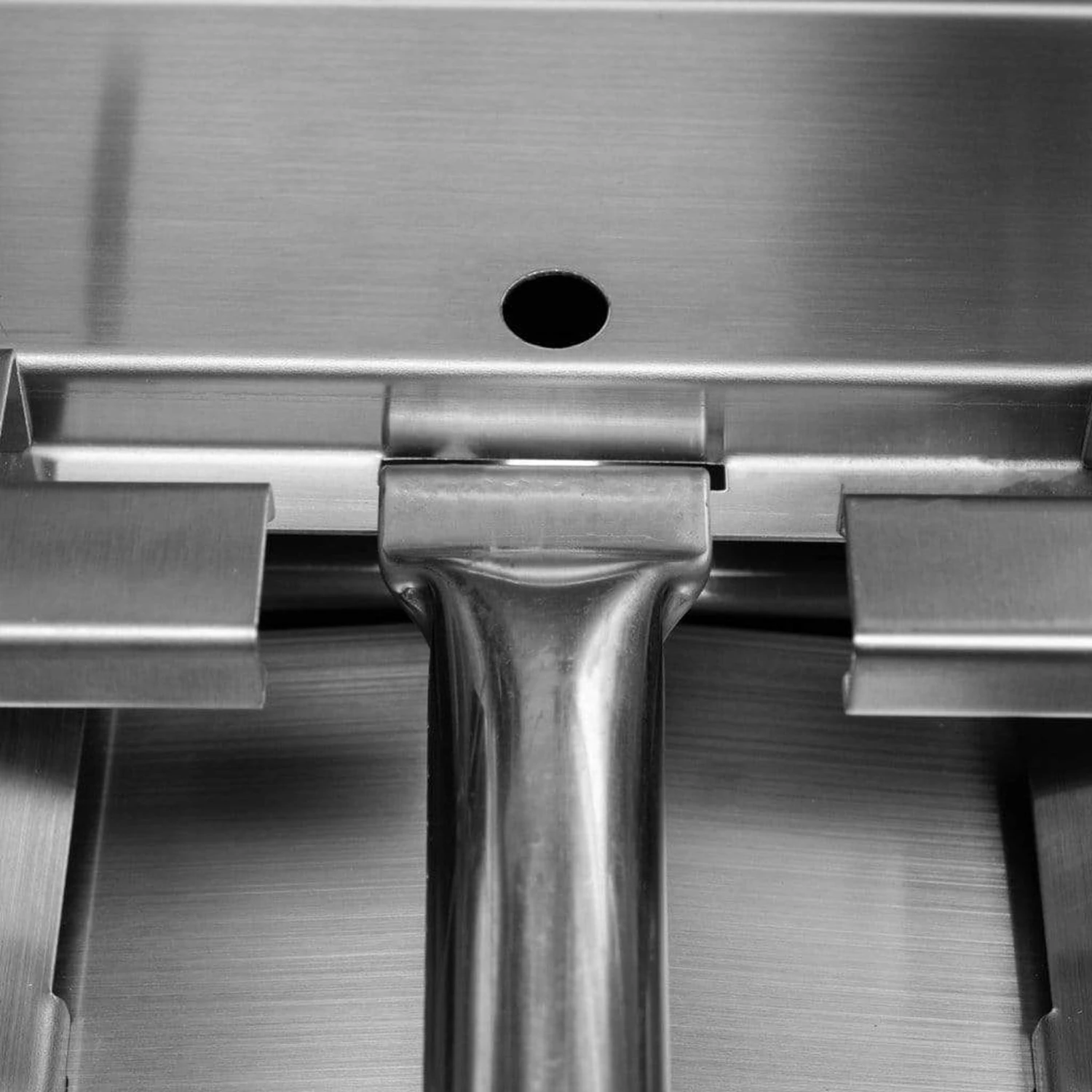 Blaze 32" 4-Burner Prelude LBM Built-In Gas Grill 9 Blaze 32" 4-Burner Prelude LBM Built-In Gas Grill - Image 9