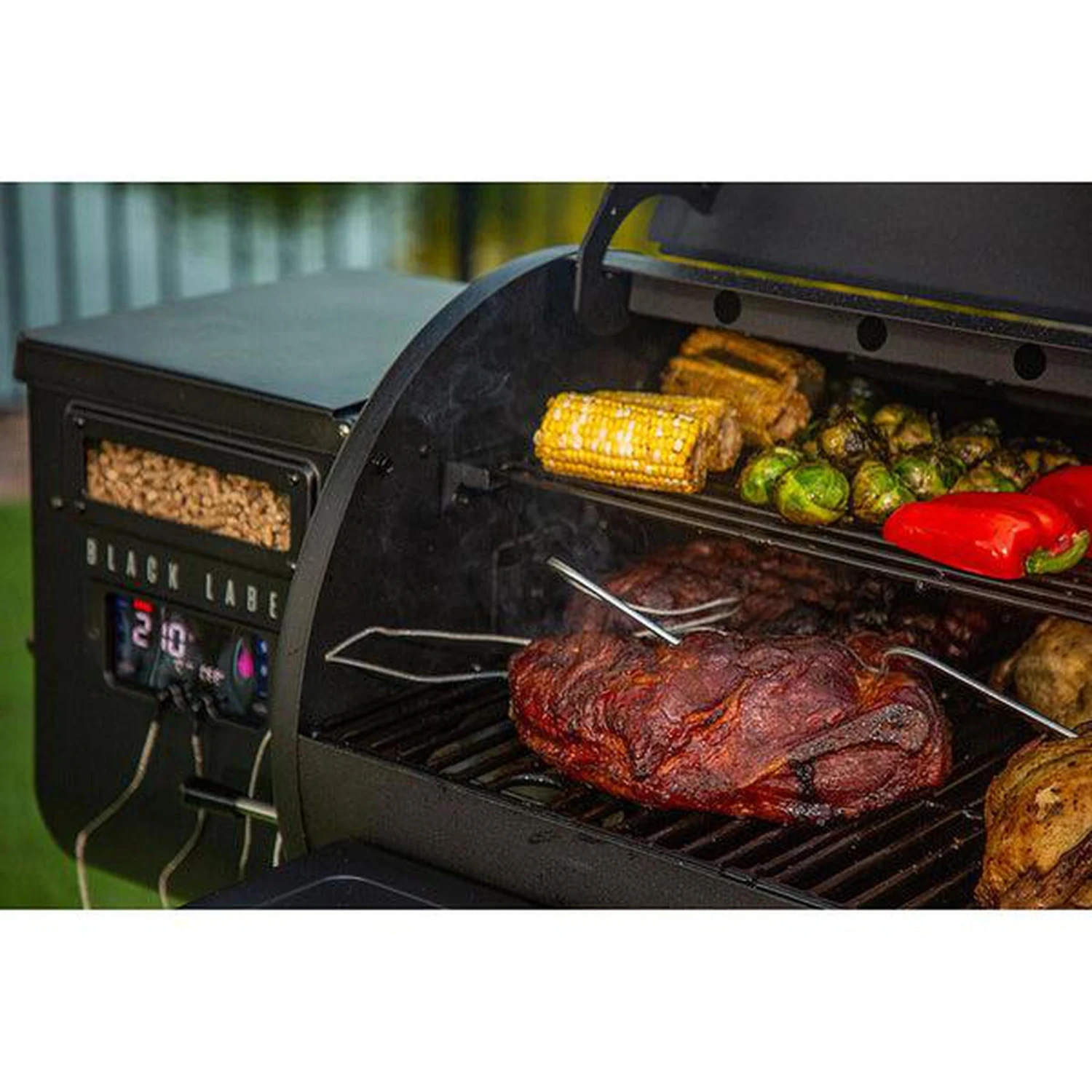 Louisiana Grills Black Label Series 800 LG800BL Pellet Grill With WiFi Control 5 Louisiana Grills Black Label Series 800 LG800BL Pellet Grill With WiFi Control - Image 5