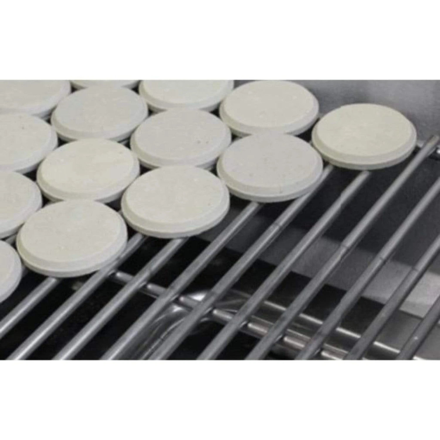 MHP AMCTSS Freestanding Grill With Stainless Steel Shelves 4 MHP AMCTSS Freestanding Grill With Stainless Steel Shelves - Image 4