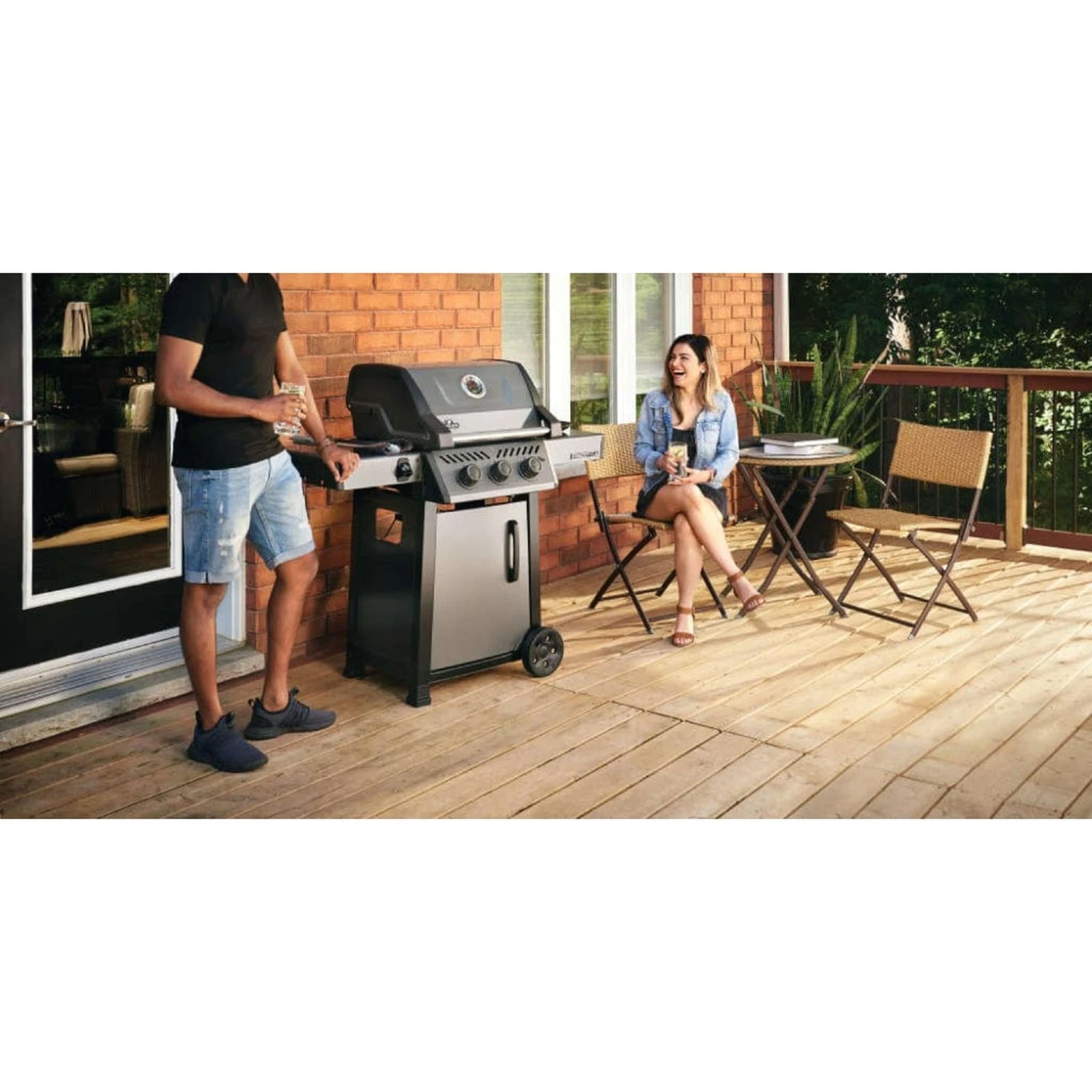 Napoleon 48" Freestyle 365 3-Burner Freestanding Gas Grill 4 Napoleon 48" Freestyle 365 3-Burner Freestanding Gas Grill - Image 4