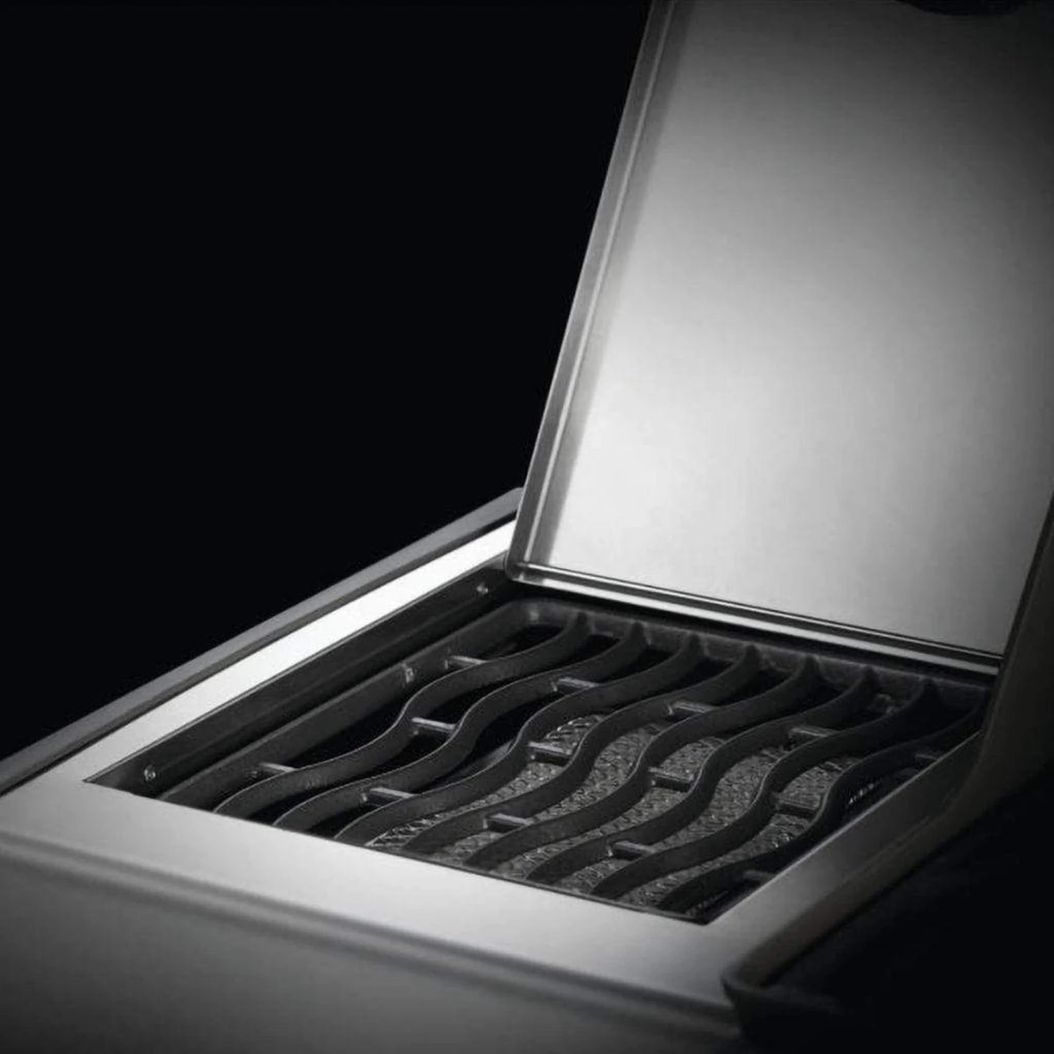 Napoleon 61" Rogue SE 525 RSIB Freestanding Gas Grill With Infrared Rear & Side Burners 10 Napoleon 61" Rogue SE 525 RSIB Freestanding Gas Grill With Infrared Rear & Side Burners - Image 10