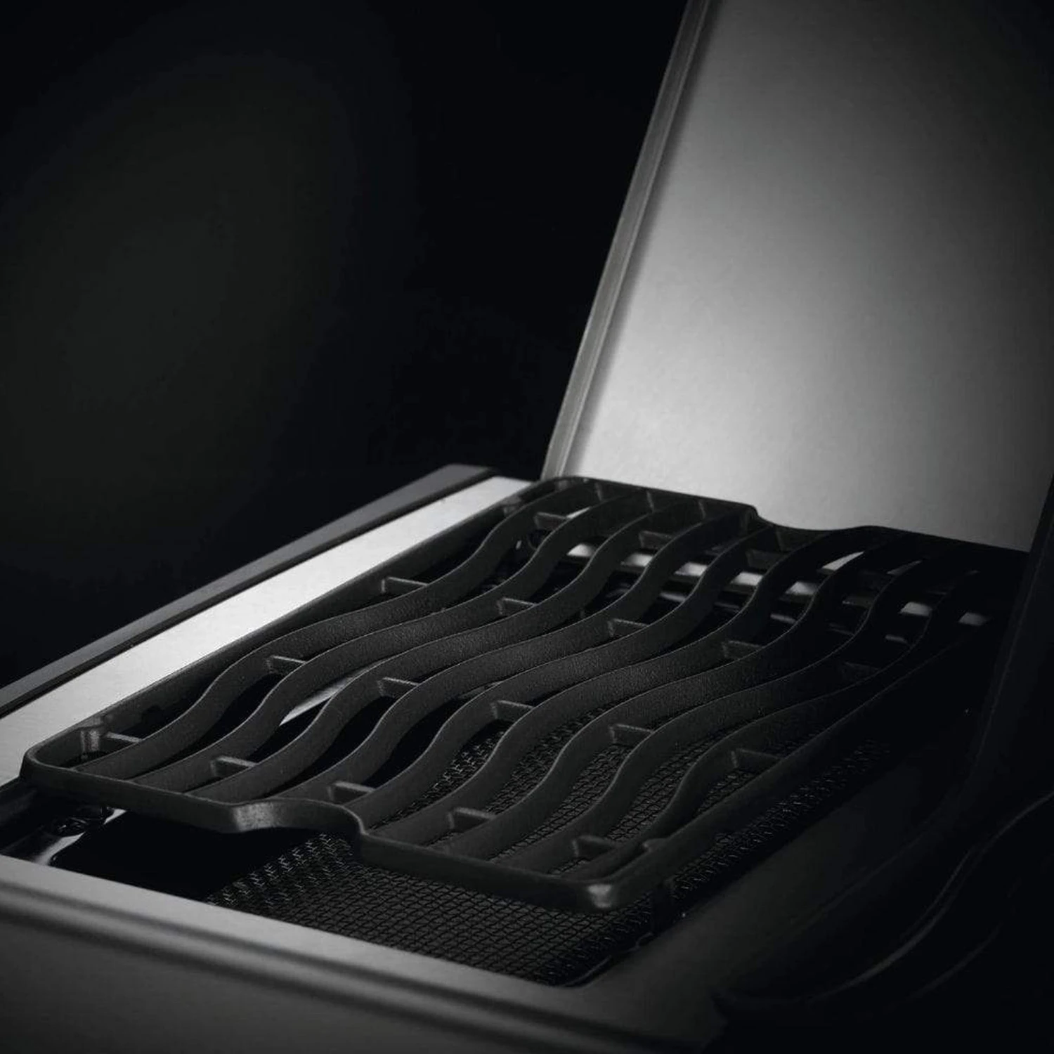 Napoleon 61" Rogue SE 525 RSIB Freestanding Gas Grill With Infrared Rear & Side Burners 15 Napoleon 61" Rogue SE 525 RSIB Freestanding Gas Grill With Infrared Rear & Side Burners - Image 15