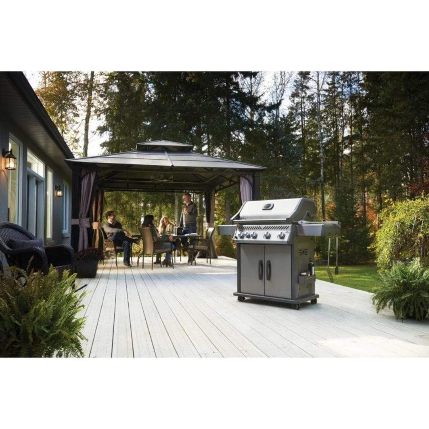 Napoleon 61" Rogue SE 525 RSIB Freestanding Gas Grill With Infrared Rear & Side Burners 8 Napoleon 61" Rogue SE 525 RSIB Freestanding Gas Grill With Infrared Rear & Side Burners - Image 8