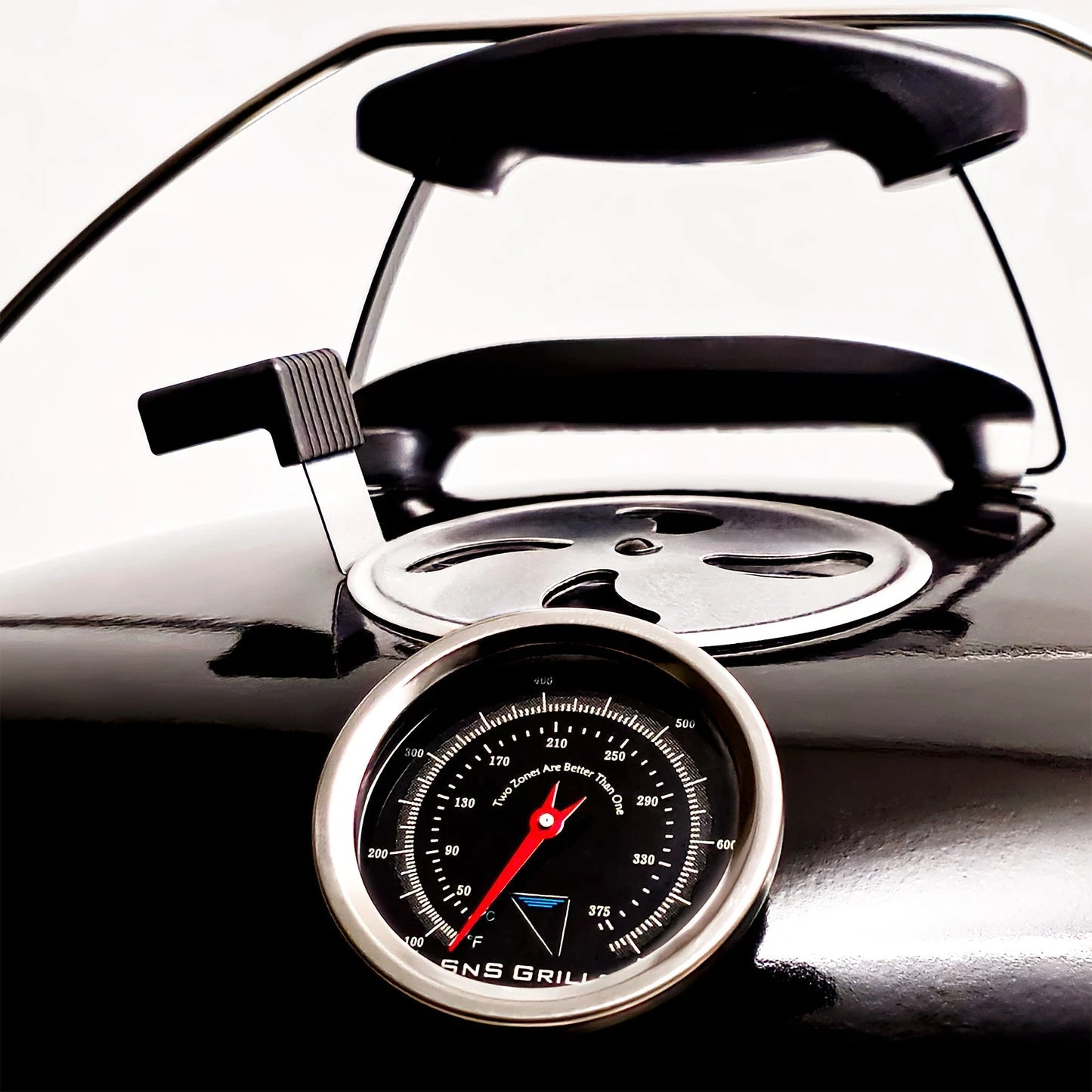 SnS Grills Home 'N Roam 18" Black Travel Kettle Charcoal Grill 7 SnS Grills Home 'N Roam 18" Black Travel Kettle Charcoal Grill - Image 7