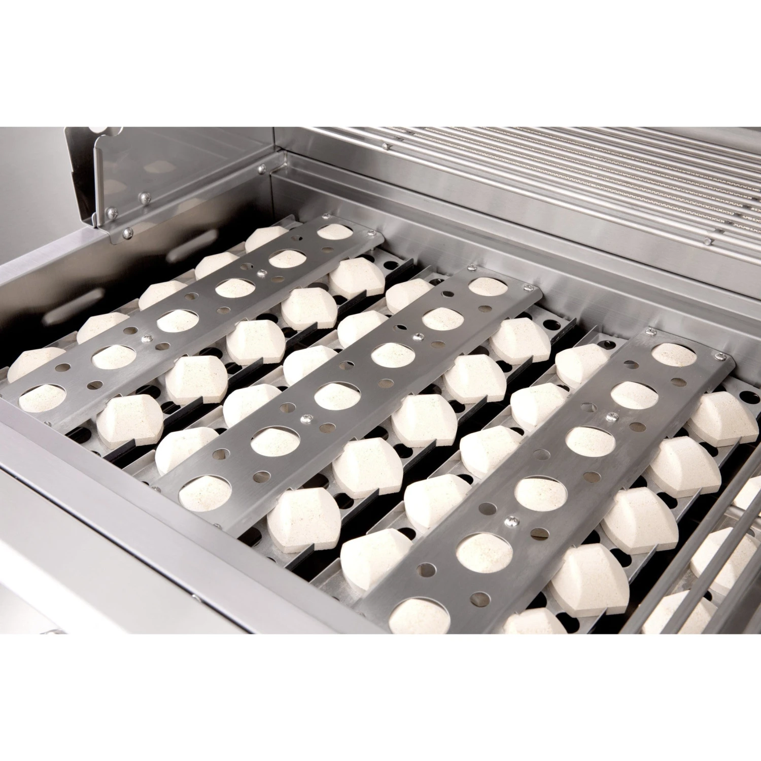 Summerset Sizzler 32" 4-Burner Freestanding Gas Grill 12 Summerset Sizzler 32" 4-Burner Freestanding Gas Grill - Image 12